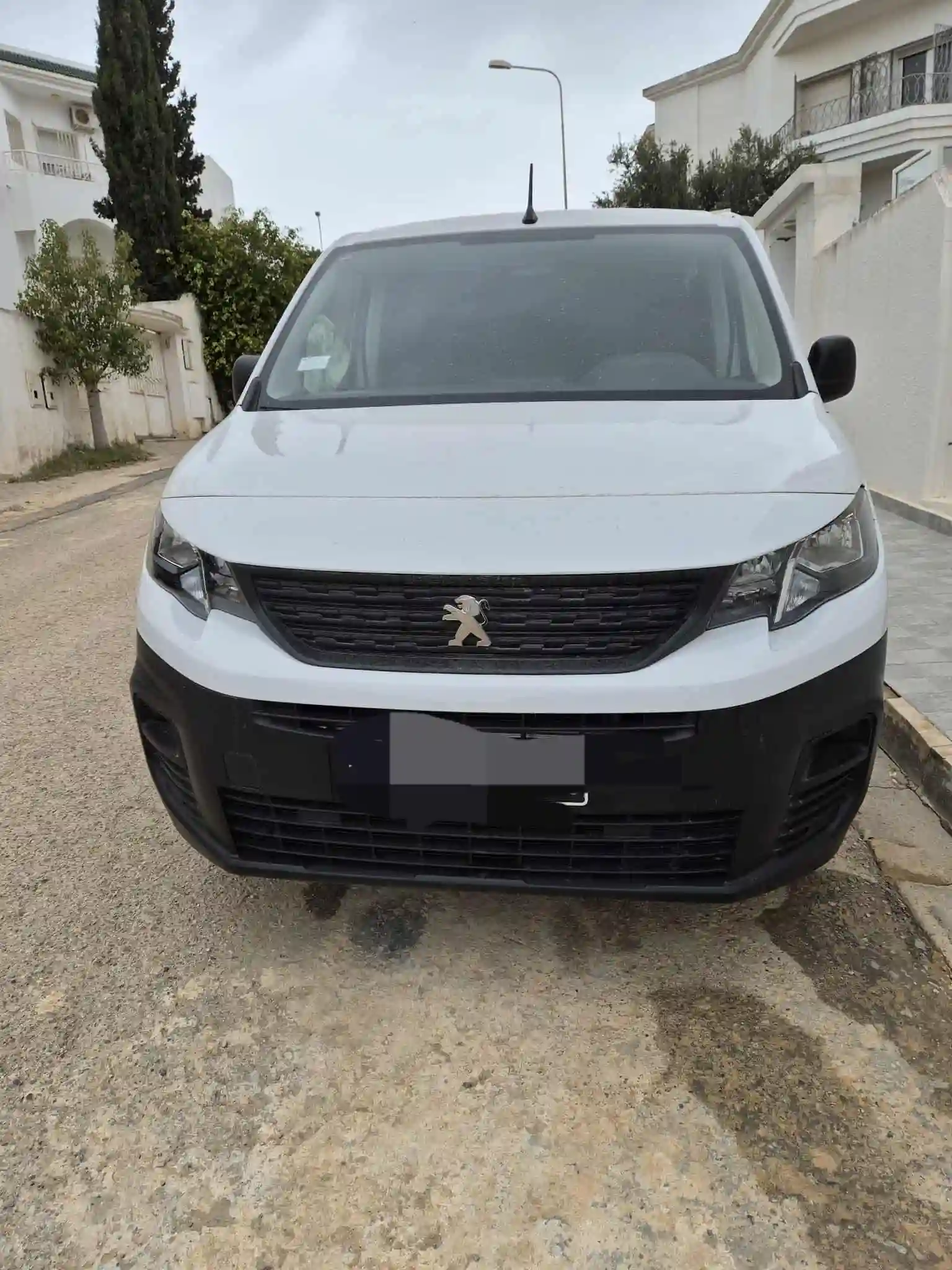 Voiture Neuve à Cite Ennasr 2 - Vue 2