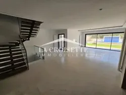 Triplex s+3 Avec Piscine aux Jardins de Carthage Mtrv0060