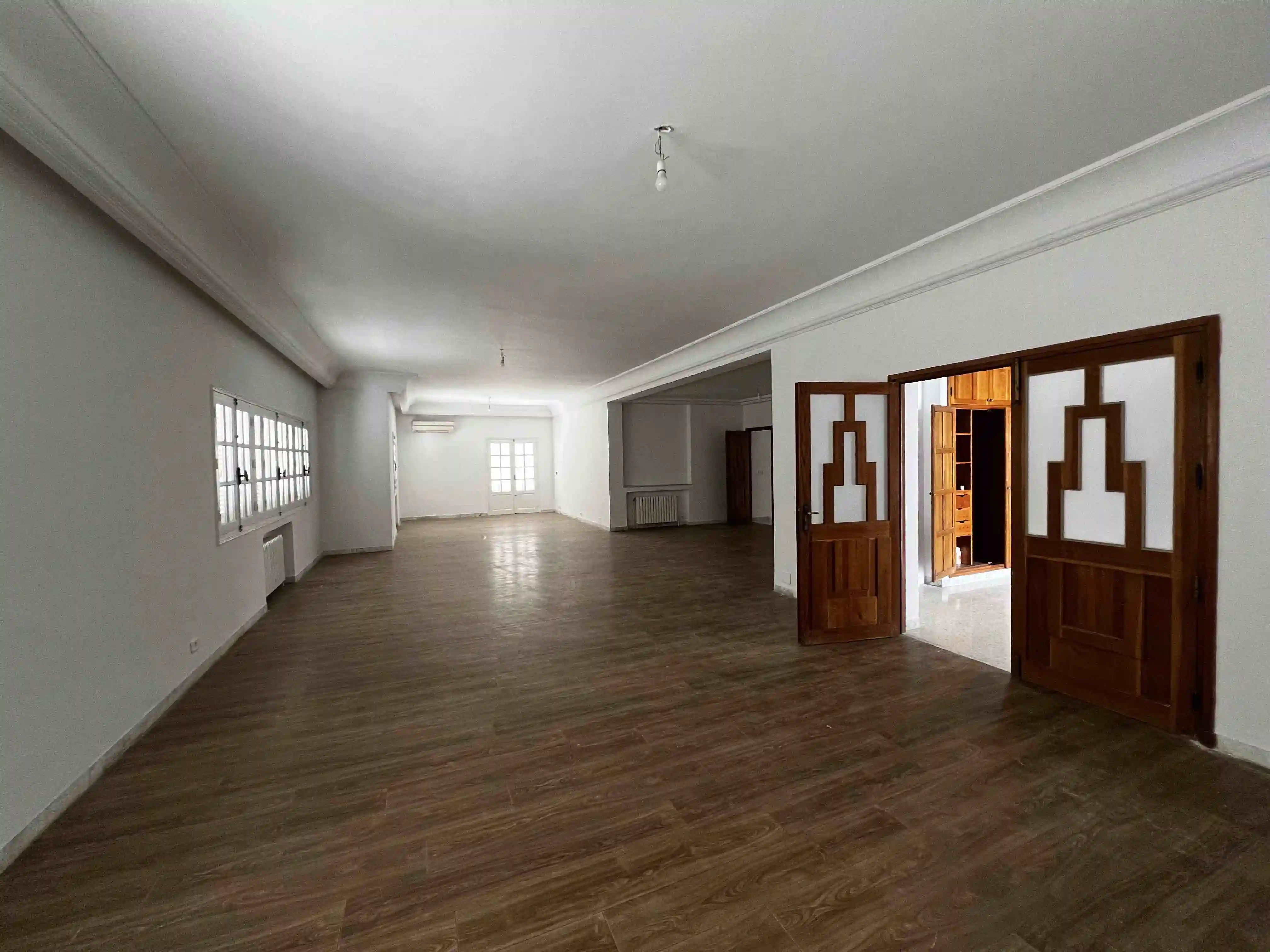 Villa 1100m2 à la Soukra à La Soukra - Vue 4