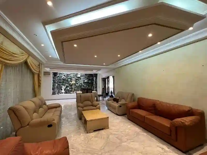 V482 Villa Royale a Deux pas de la mer à Cite El Mahrsi 1 - Vue 1