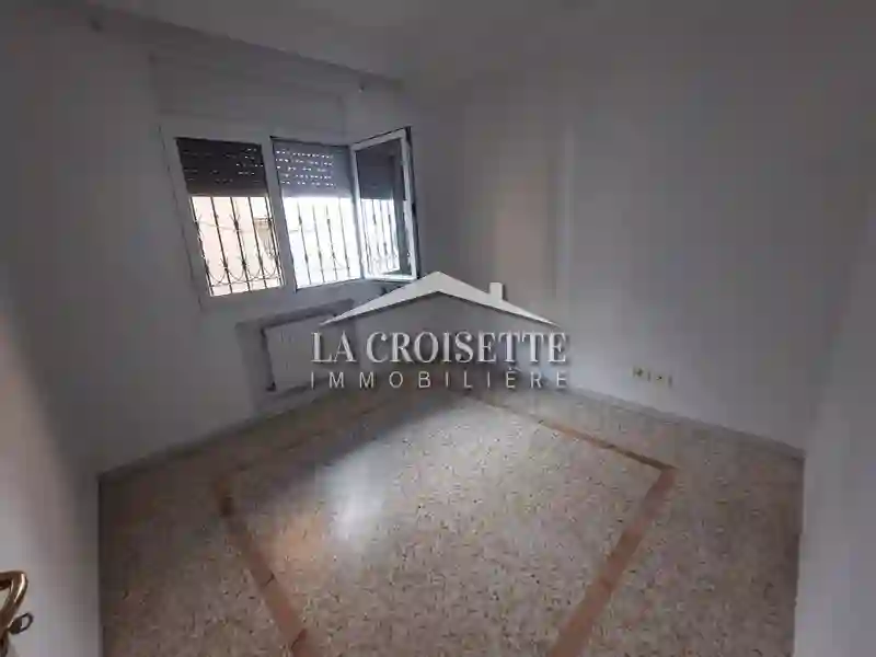 Appartement s+4 à ain Zaghouan Nord Mal2881