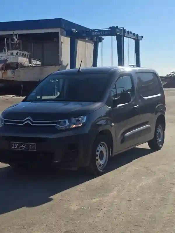Citroen Berlingo Diesel 2022 - Vue 4