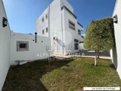 A Louer une Villa en S5 Avec Piscine aux Jardins de Carthage