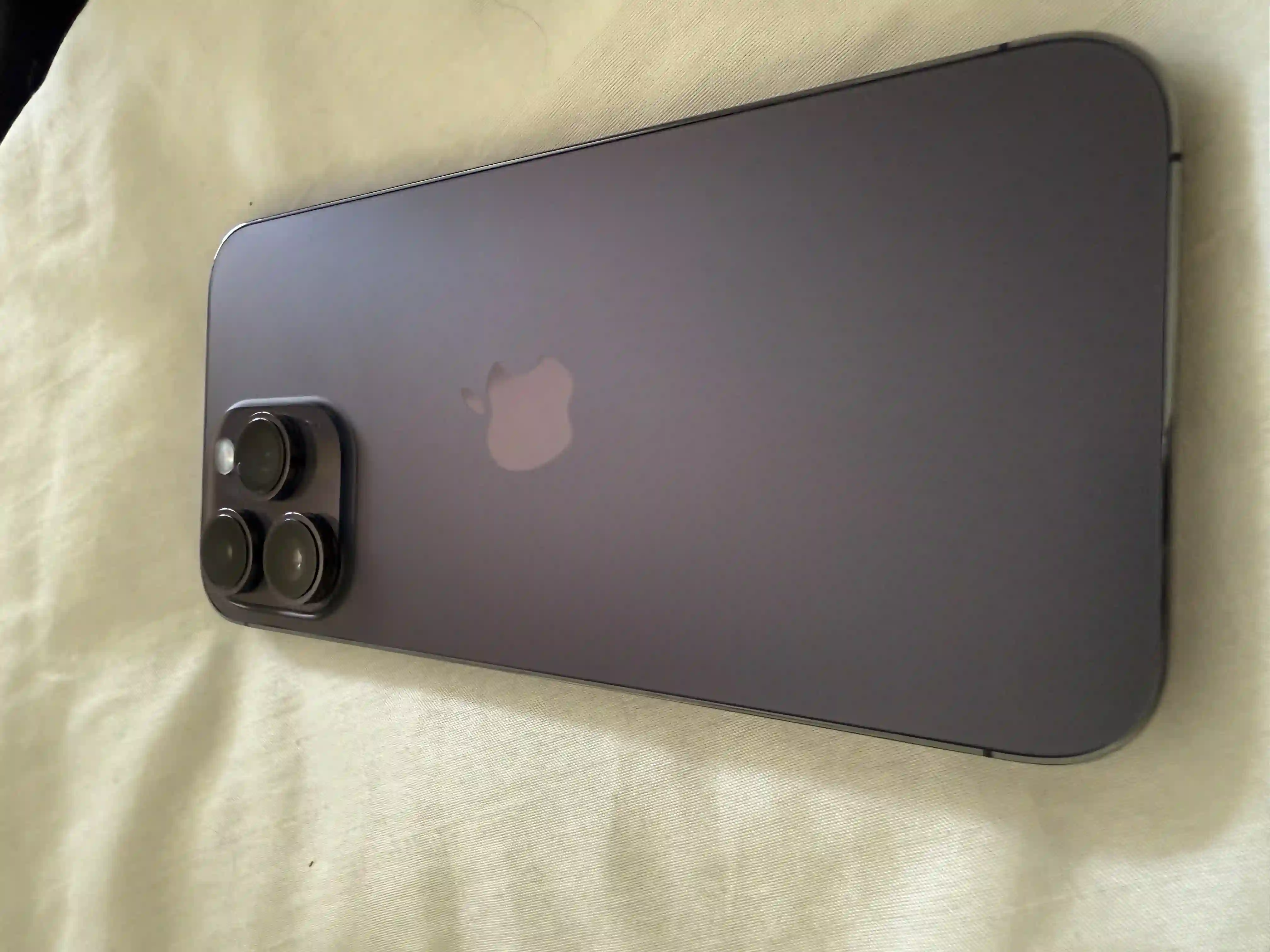Iphone 14 pro max à Ariana Ville