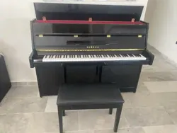 Piano Yamaha Avec Banquette à El Menzah