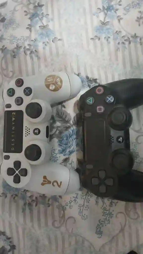 PS4 Slim 860 G Neuf - Vue 4