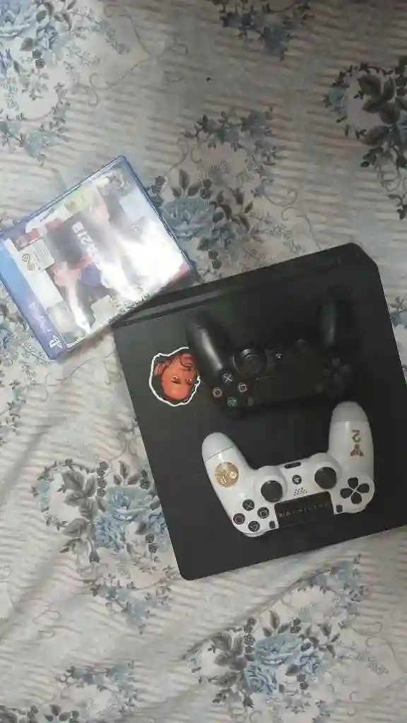 PS4 Slim 860 G Neuf - Vue 8