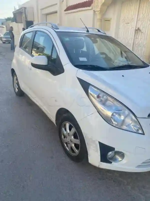 Chevrolet Spark 4 Cylindres 12 Essence 2012 - Vue 3