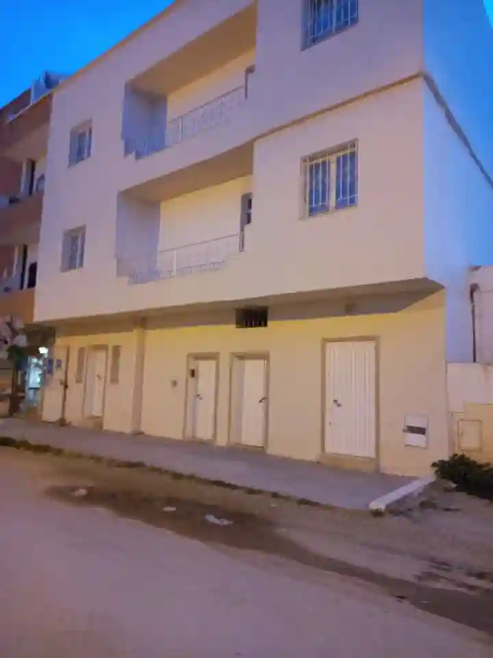 Maison r Plus 2 à Cite El Omri 2 - Vue 1