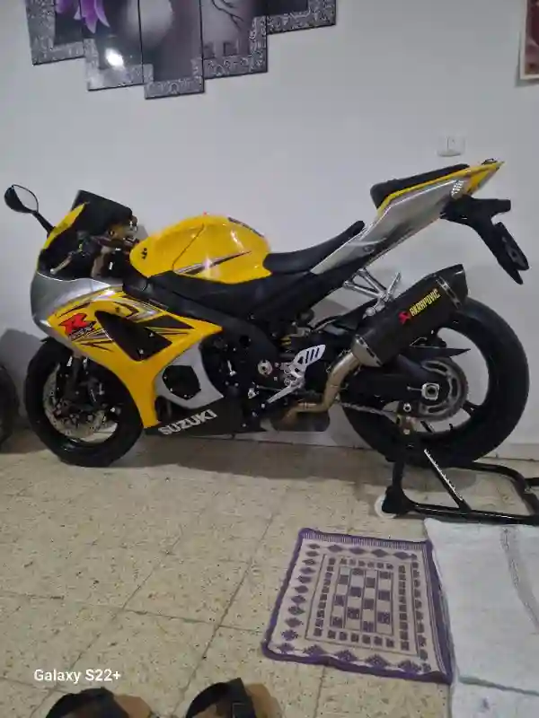 Suzuki Gsxr k8 - Vue 1