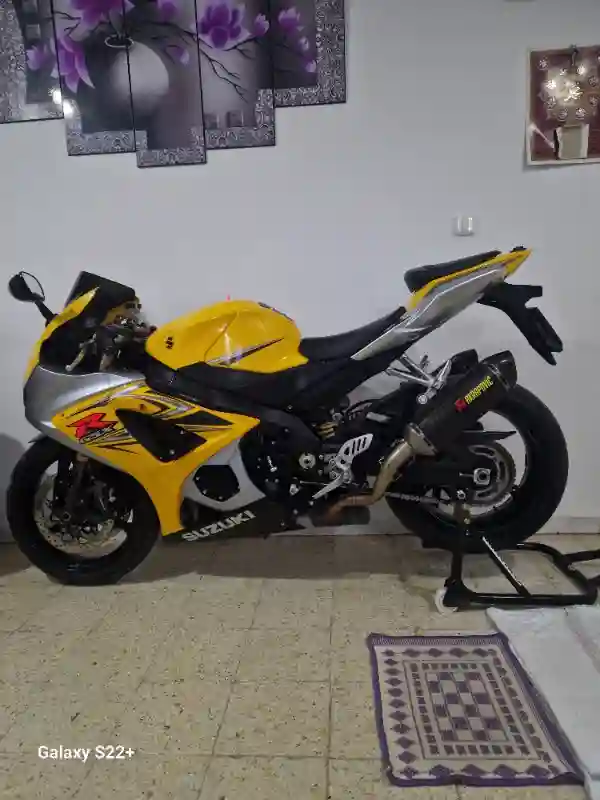 Suzuki Gsxr k8 - Vue 4