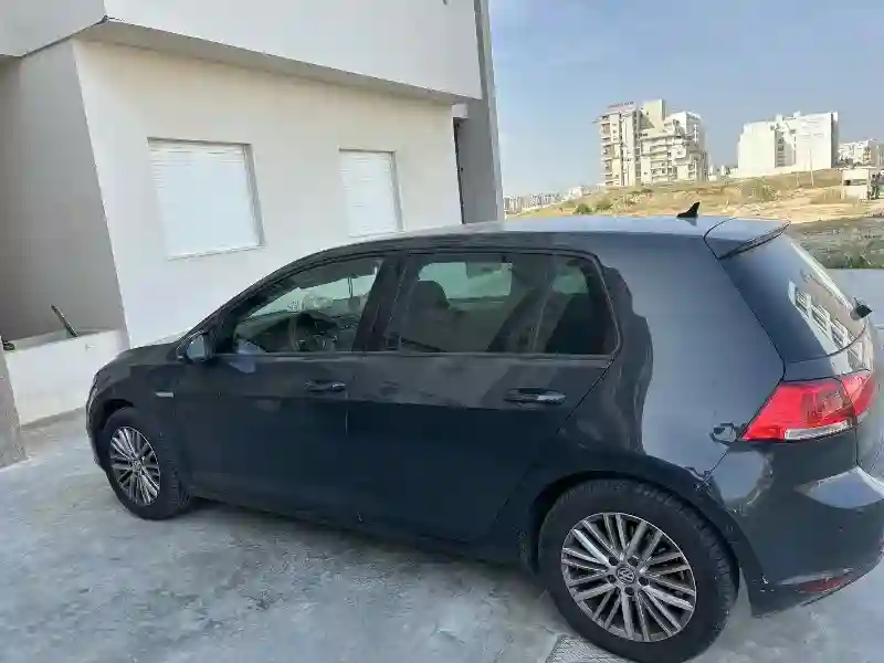 Volkswagen Golf Essence 2016 - Vue 1