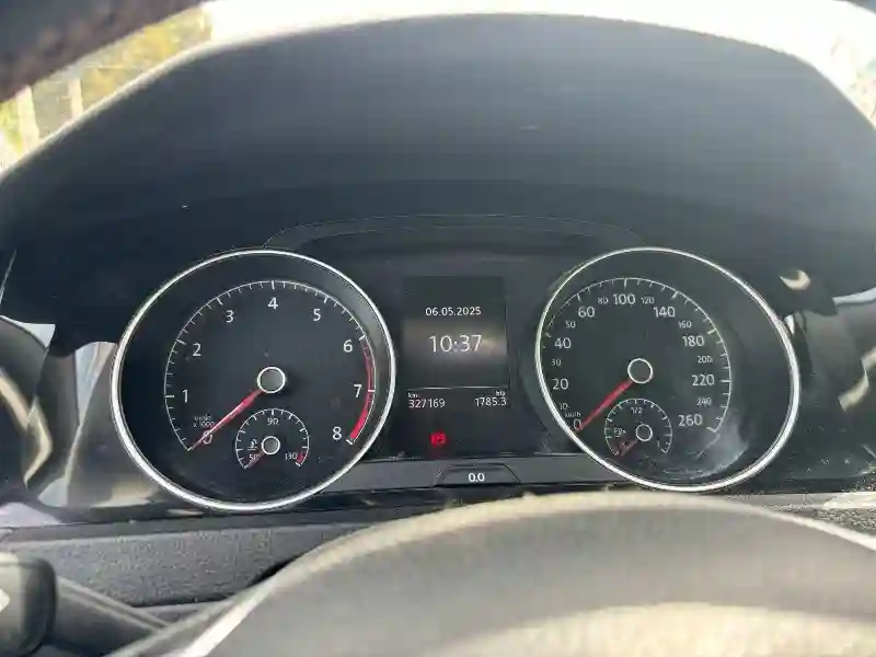 Volkswagen Golf Essence 2016 - Vue 3