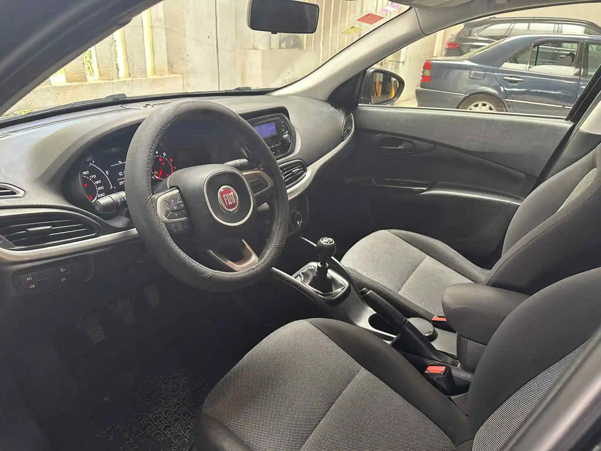 Fiat Tipo Très bon État à El Menzah 7 - Vue 3