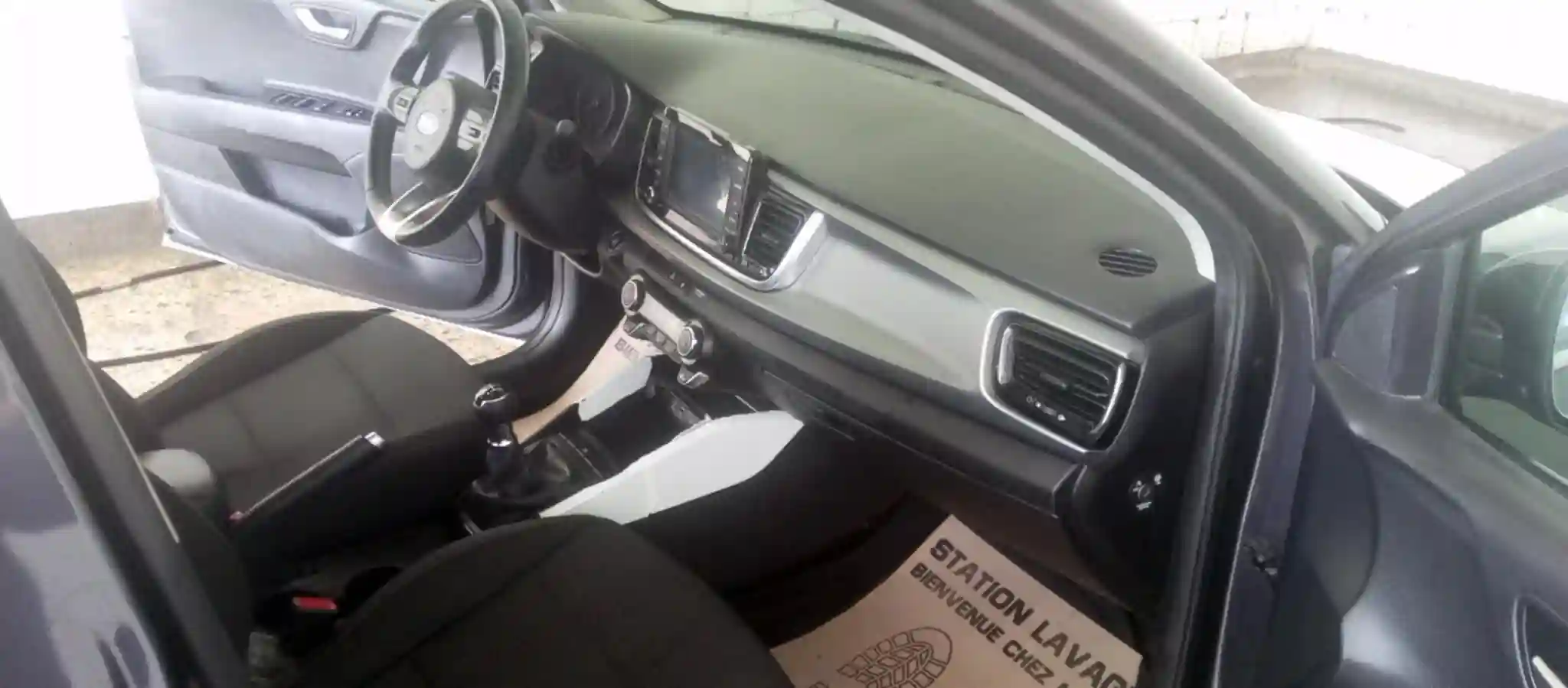 Kia rio Prestige à Ezzahrouni - Vue 1