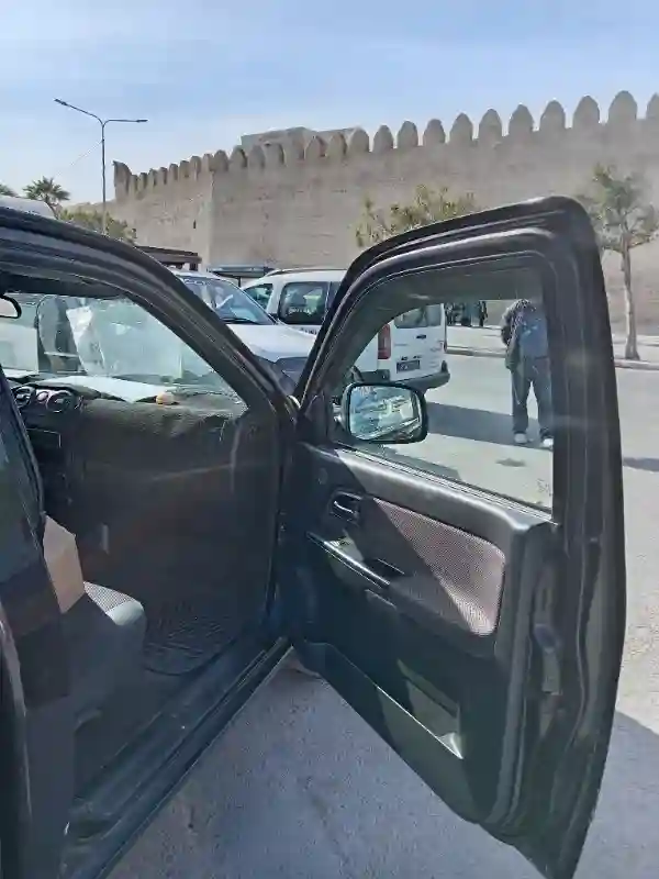 Isuzu Dimax Khalijeya - Vue 3