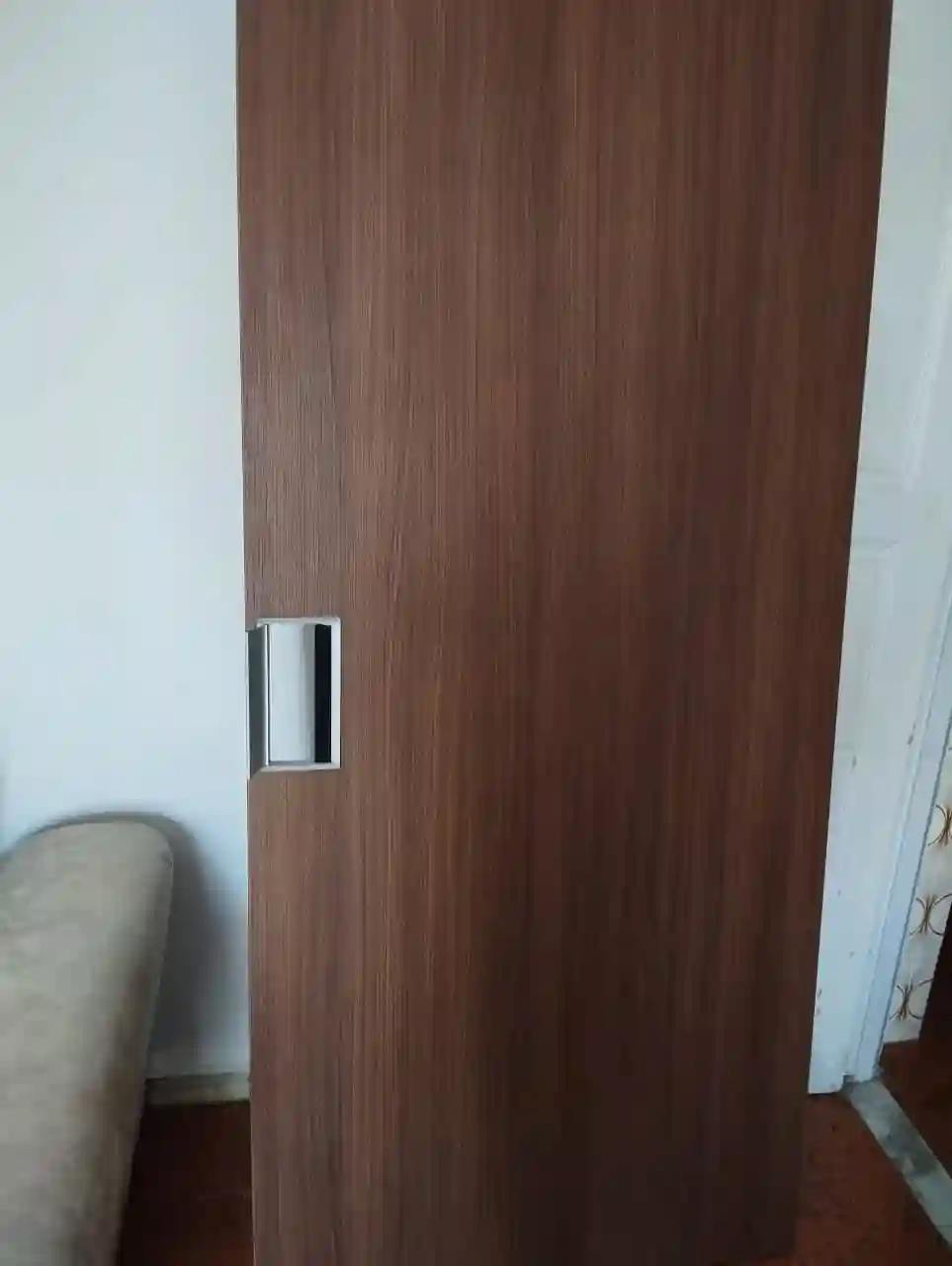 Bureau Avec Table Basse et 2 Chaises Très bon État à El Kram - Vue 2