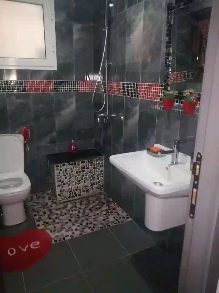 Maison r 2 mrj 3 à El Mourouj