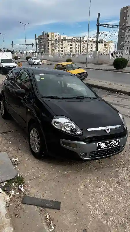 Fiat Punto EVO Essence 2012 - Vue 2