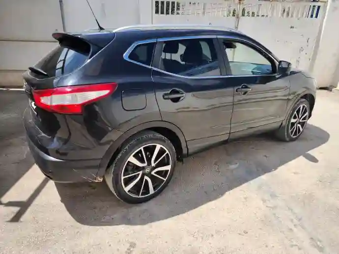 Nissan Qashqai 12 Dig-t Tekna - Vue 4