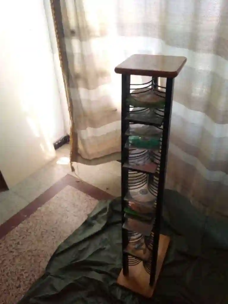 Porte CD en Bois - Vue 1