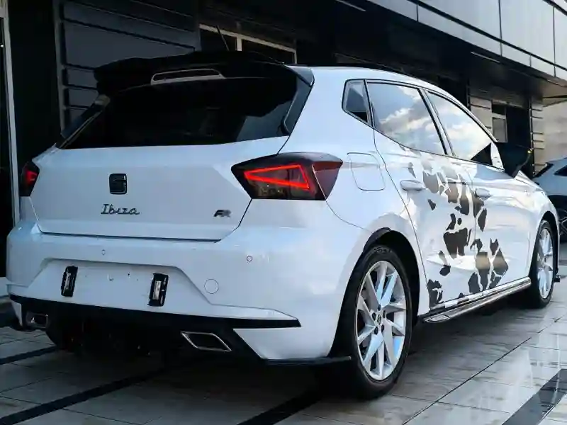 Seat Ibiza Essence 2023 - Vue 4