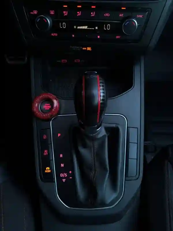 Seat Ibiza Essence 2023 - Vue 8