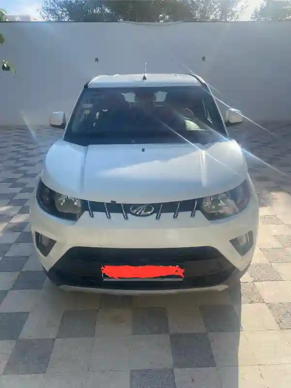Mahindra KUV 100 Essence 2019 - Vue 6