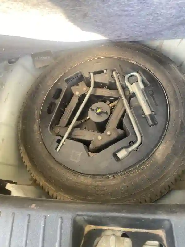 Mahindra KUV 100 Essence 2019 - Vue 7