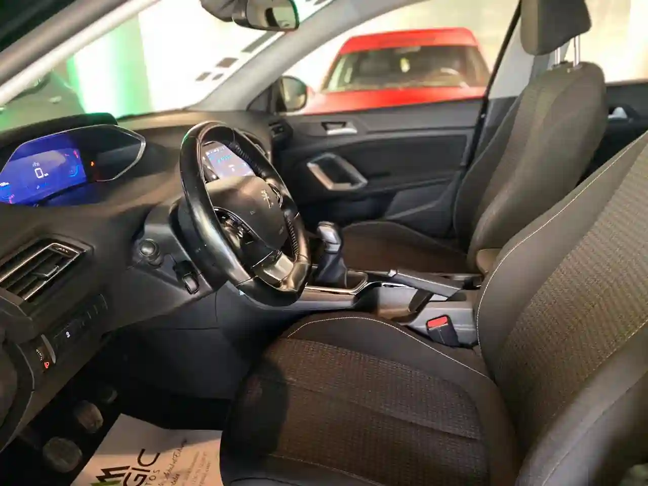 Peugeot 308 - Vue 1