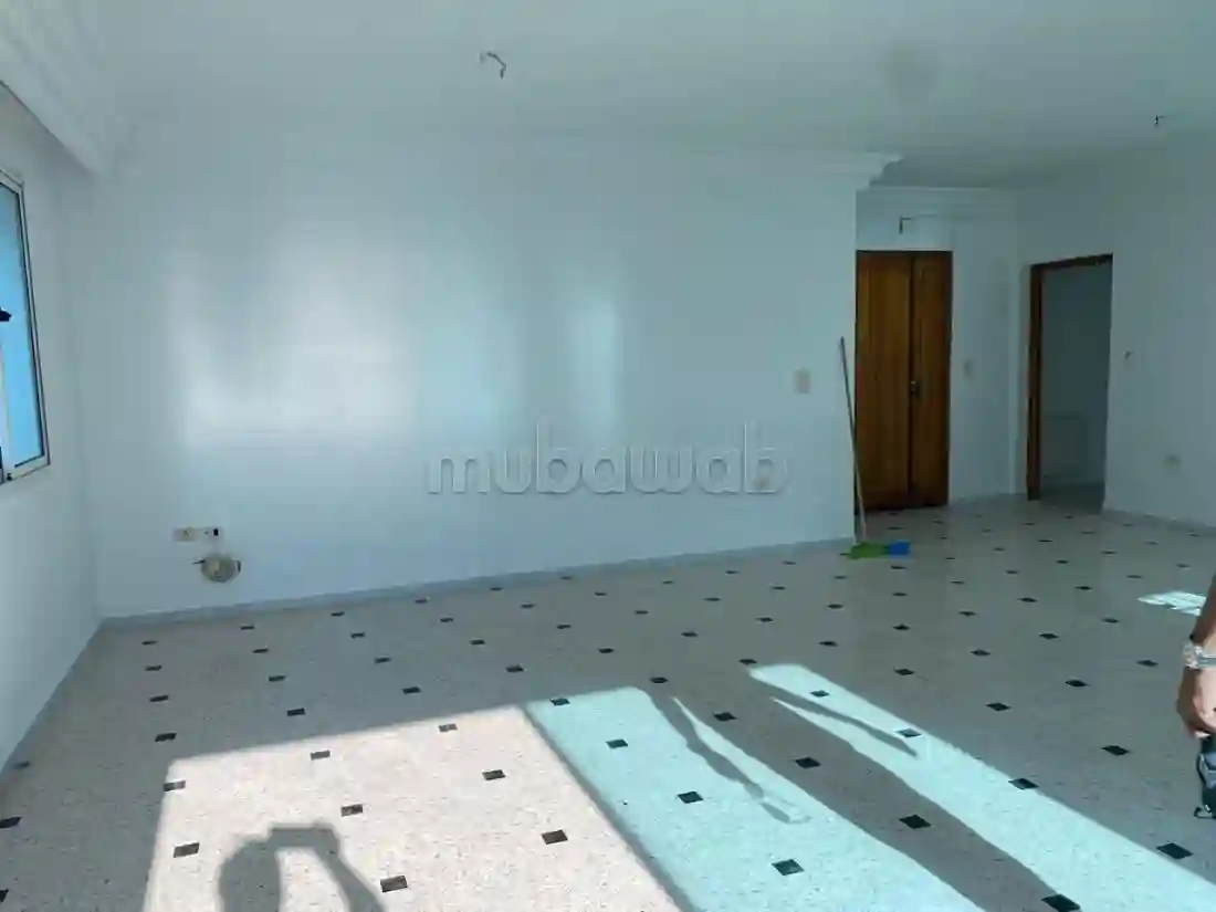 Etage S4 à Khézama Est - Vue 1