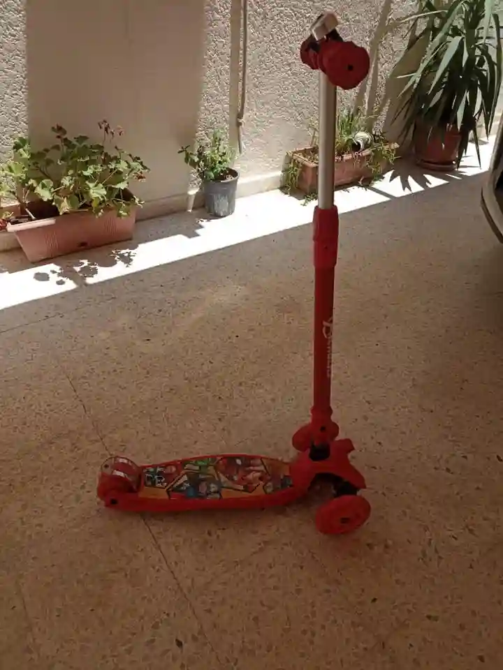 Trotinette Enfant à La Soukra - Vue 2