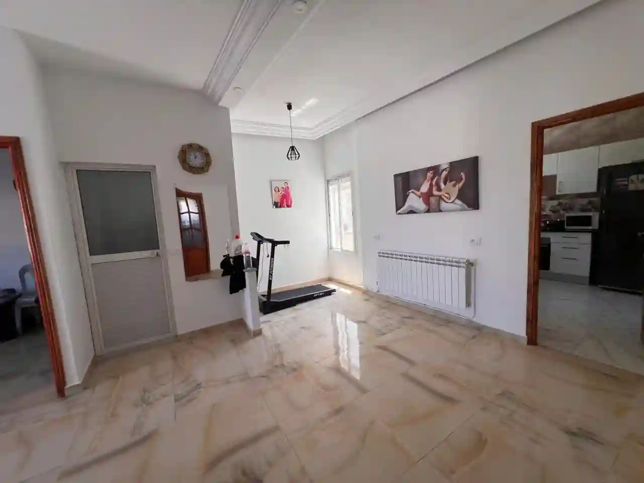 Une Villa Avec Piscine à el Ghazela à Cite El Ghazala 1 - Vue 1