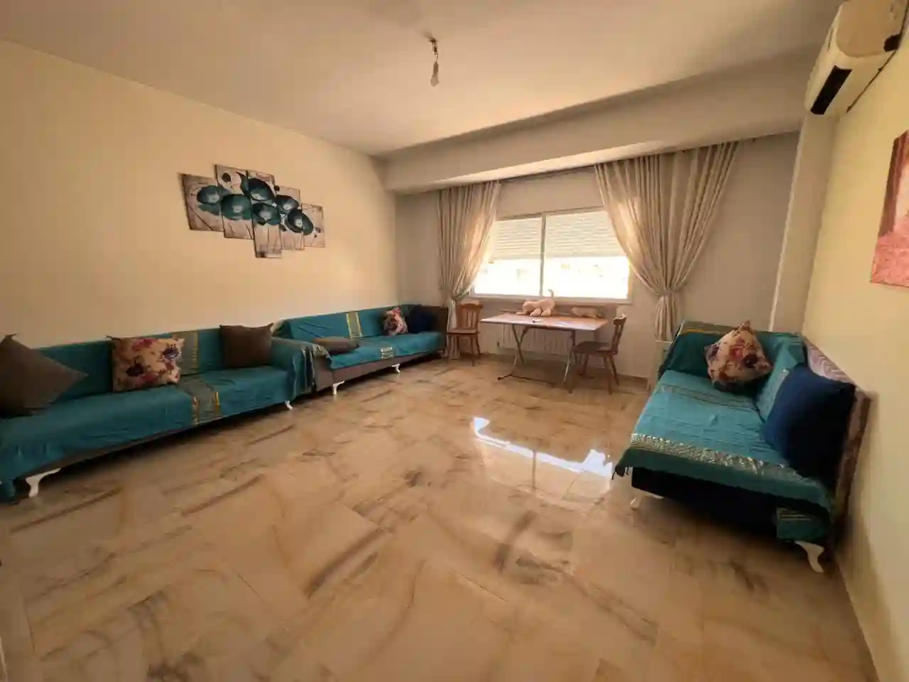 Une Villa Avec Piscine à el Ghazela à Cite El Ghazala 1 - Vue 2