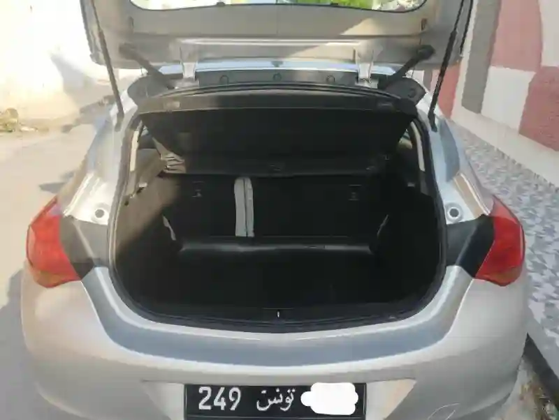 Opel Astra Essence 2011 - Vue 5