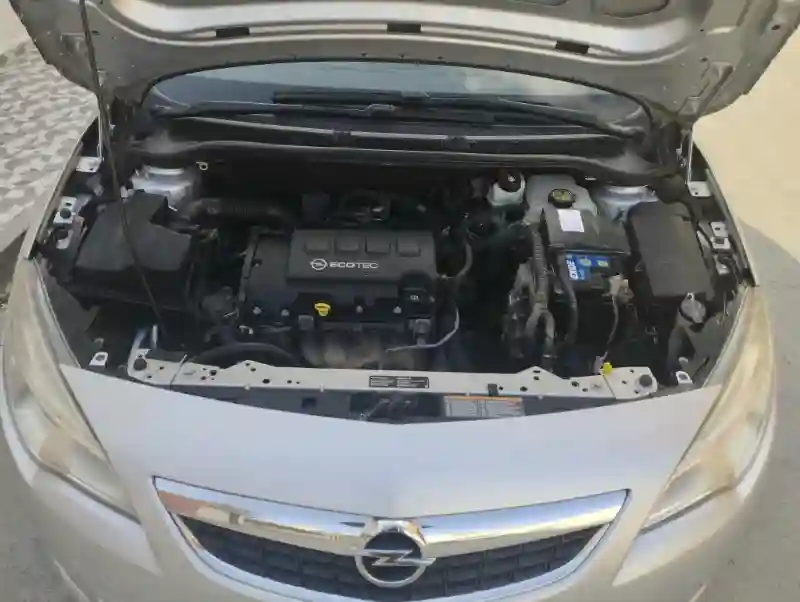 Opel Astra Essence 2011 - Vue 7