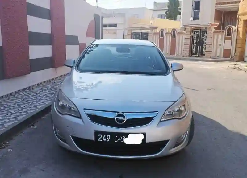 Opel Astra Essence 2011 - Vue 9