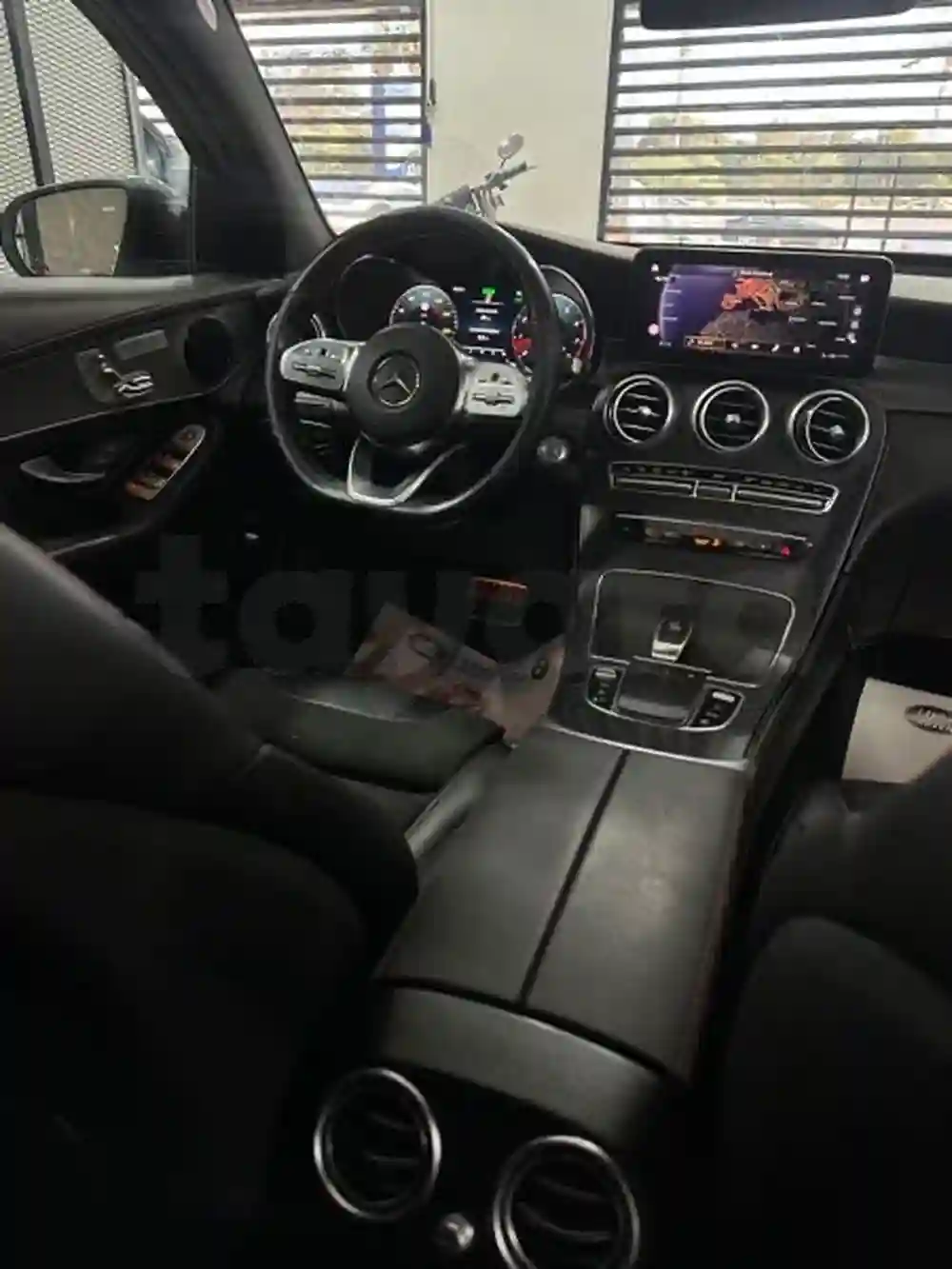 Mercedes GLC Coupe 200 AMG 2022 - Vue 8