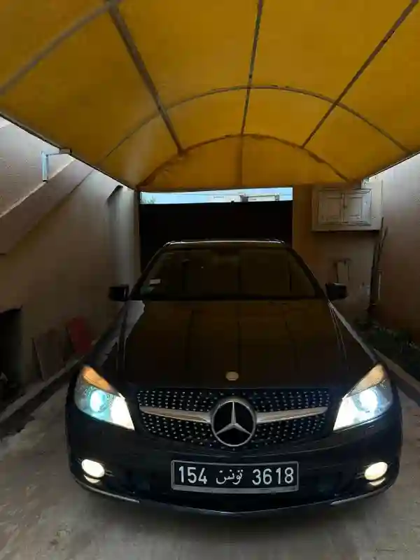Mercedes Classe C Essence 2009 - Vue 2