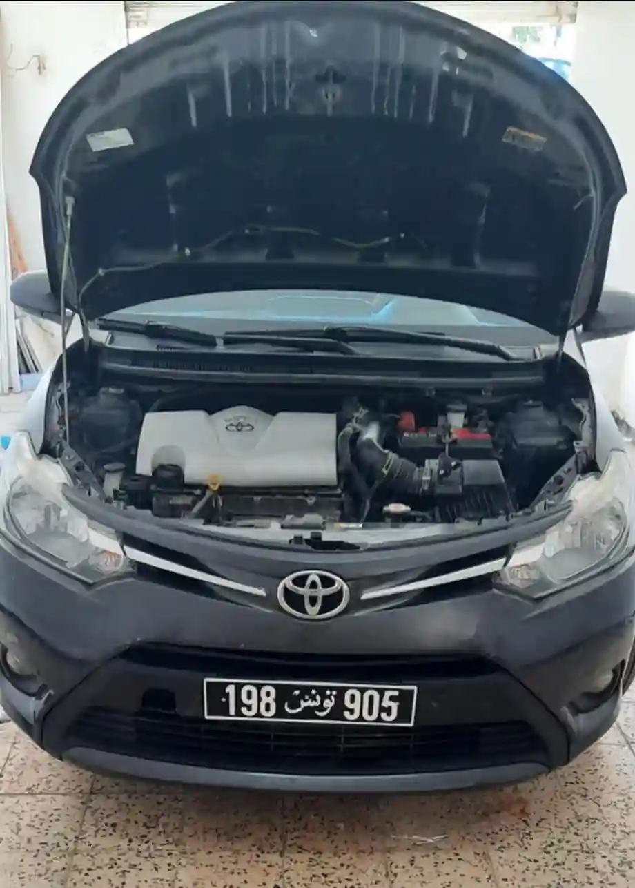 Toyota Yaris Sedan 1ère Main à La Mannouba - Vue 2