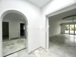 A Louer un RDC de Villa à Usage de Bureau au Lac2