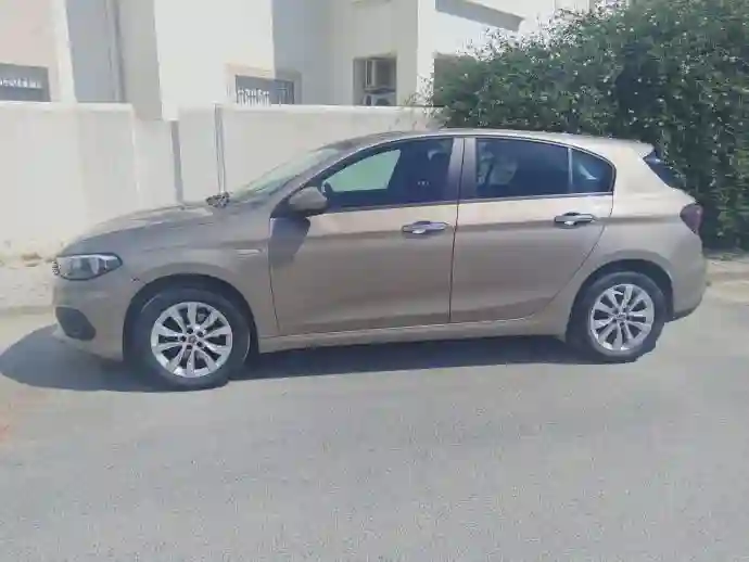 A Vendre une Belle Voiture Fiat Tipo 5 Portes 14l - Vue 2