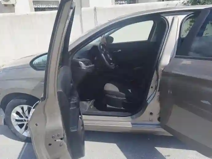 A Vendre une Belle Voiture Fiat Tipo 5 Portes 14l - Vue 3