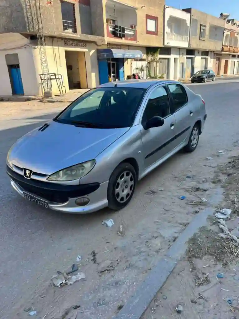 Peugeot - Vue 2