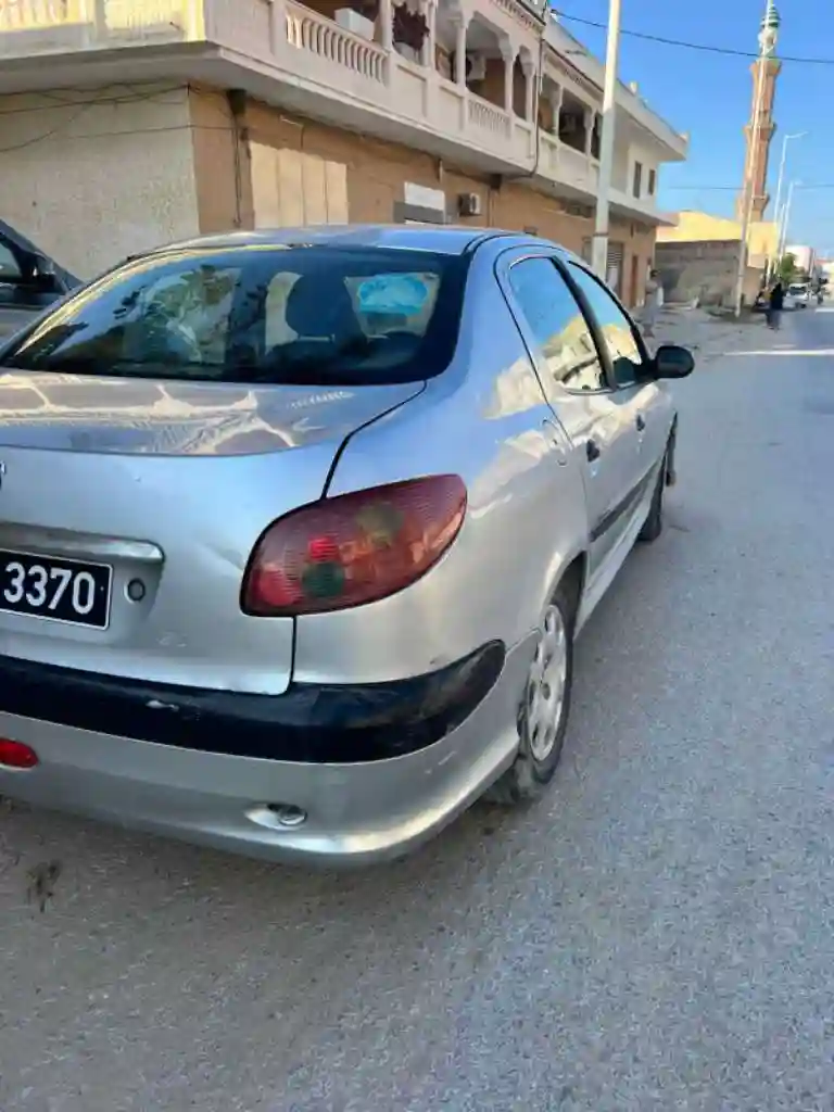 Peugeot - Vue 4
