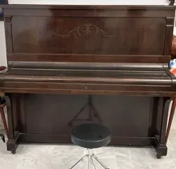 Piano Antique de Vienne à Ain Zaghouan