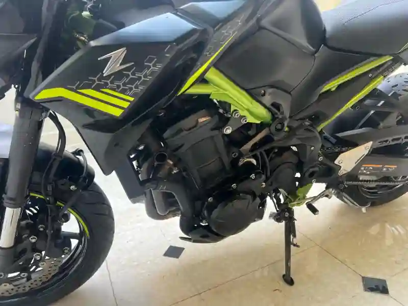 Z900 - Modèle 2023 à Vendre - Vue 4
