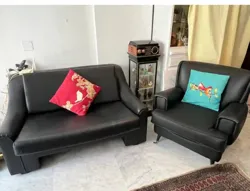 2 Fauteuils Simili Cuir à Ain Zaghouan