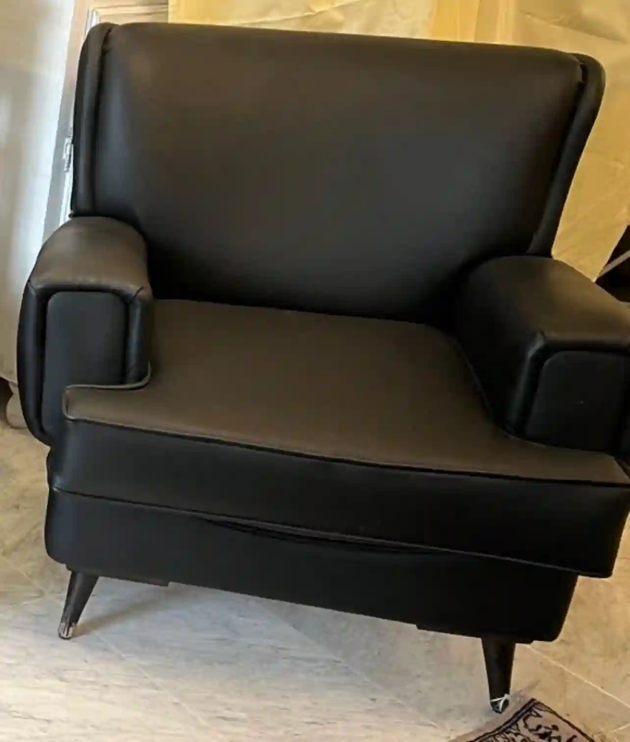 2 Fauteuils Simili Cuir à Ain Zaghouan - Vue 1