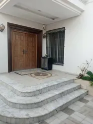 A Céder une Villa rdc Récemment Construite à Cite Boukhzar
